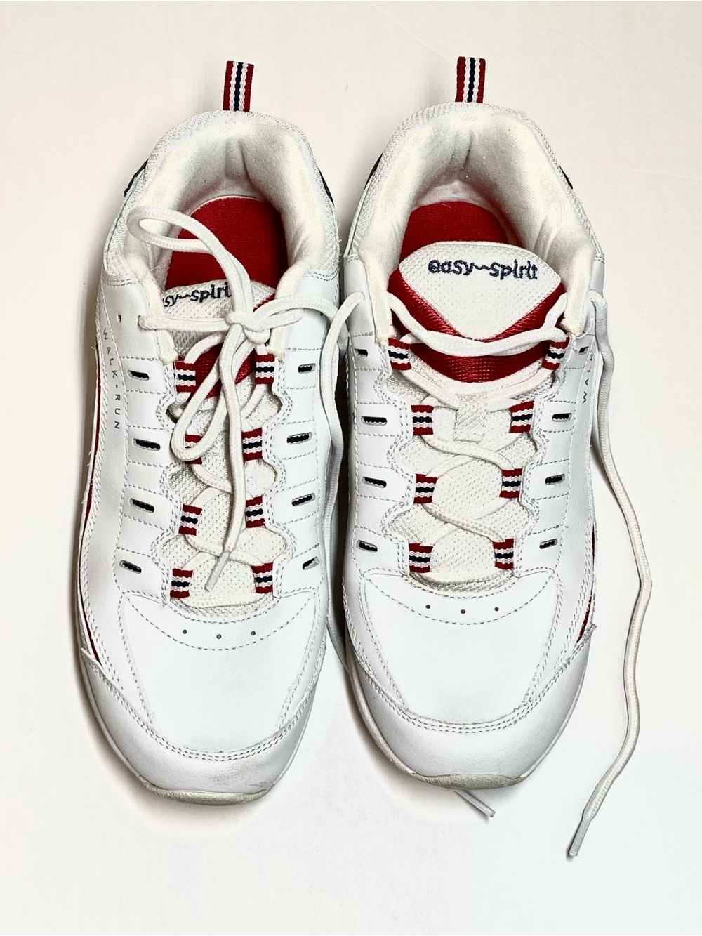 Easy Spirit Seromy White Leather Walk/Run Sneakers with Red and Blue Accents 8W